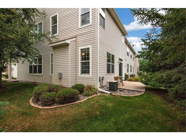 16913 39th Ave N in Minneapolis, MN - Foto de edificio - Building Photo