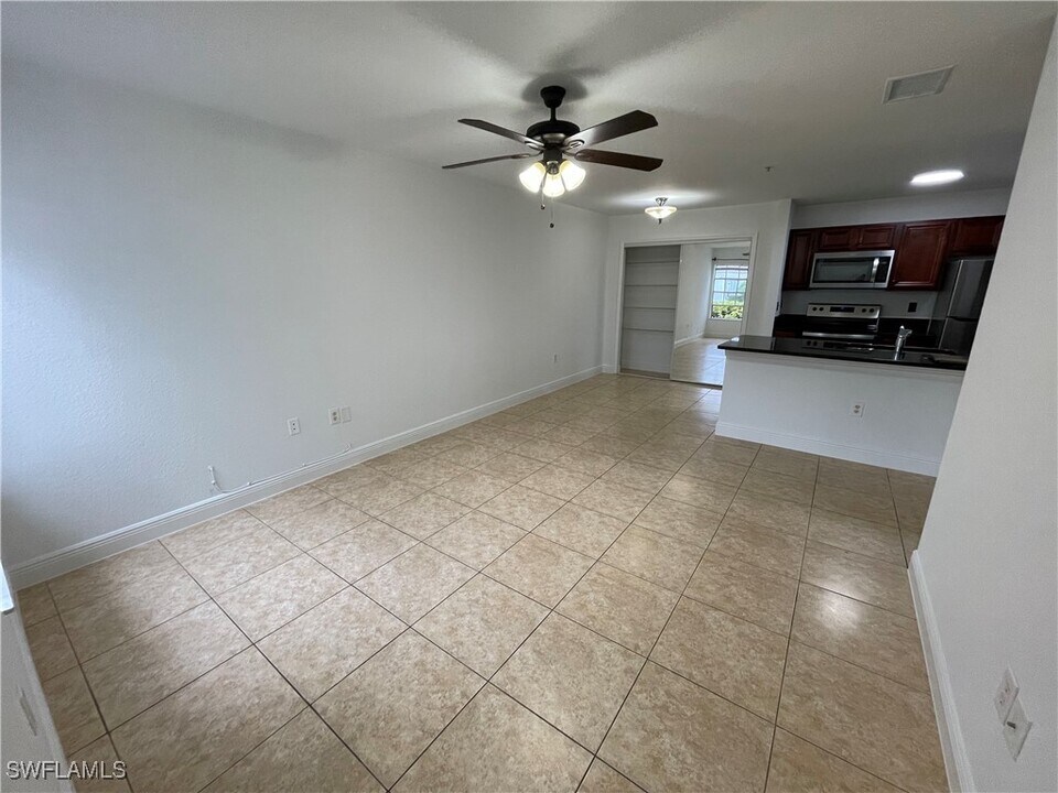 14890 Pleasant Bay Ln in Naples, FL - Building Photo