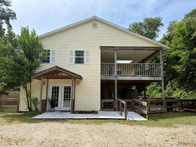 property at 405 Tallahassee St
