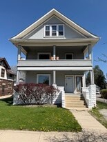 450 S 4th St in Aurora, IL - Building Photo