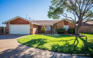 3401 Essex Ave, Unit 3003-04 in Lubbock, TX - Building Photo