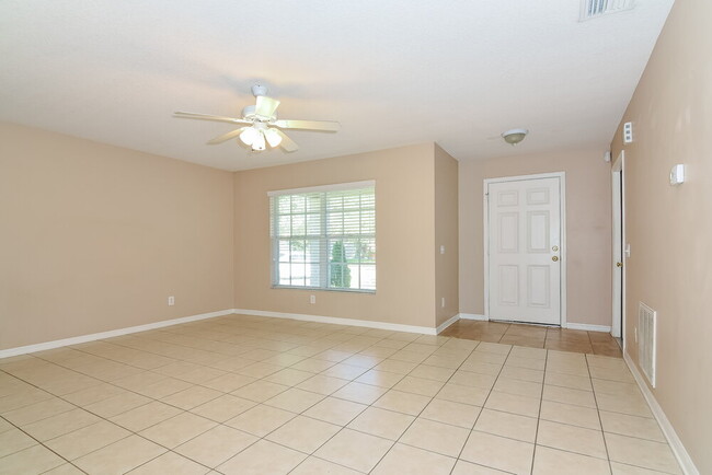 5133 Anclote River St in Wesley Chapel, FL - Foto de edificio - Building Photo