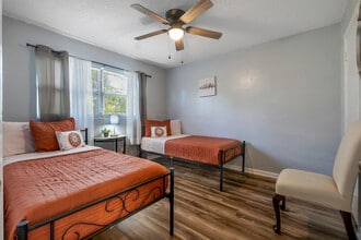 318-330 W Harrison St in Tallahassee, FL - Building Photo - Building Photo