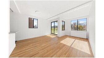 259 Elizabeth St, Unit 5A in New York, NY - Building Photo