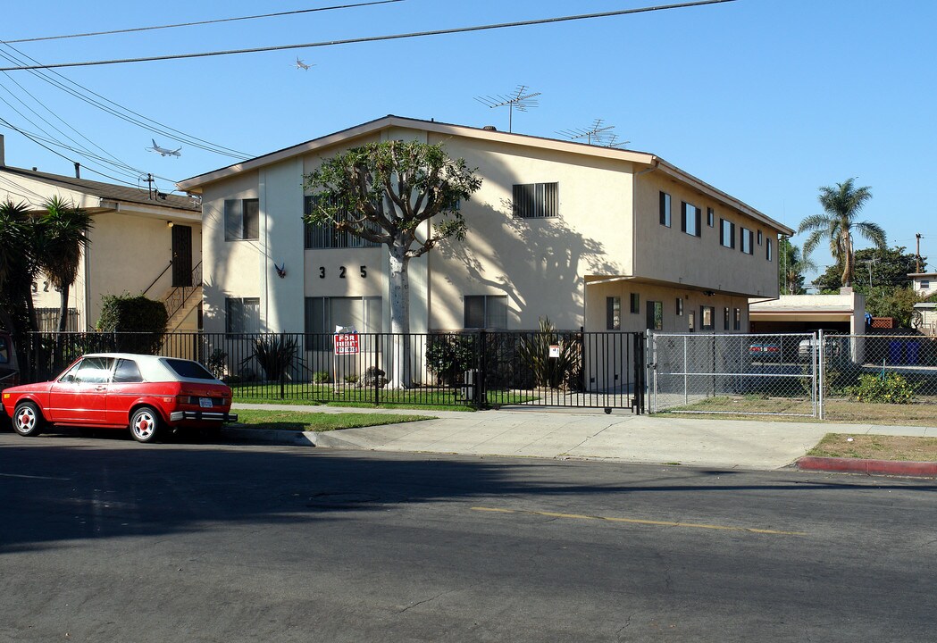 325 S Inglewood Ave in Inglewood, CA - Building Photo