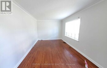 3 Calderon Crescent in Toronto, ON - Building Photo - Building Photo