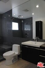 1418 N Poinsettia Pl in Los Angeles, CA - Building Photo - Building Photo