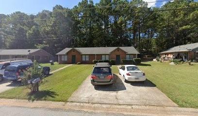 390 Freeport Dr in Lawrenceville, GA - Building Photo