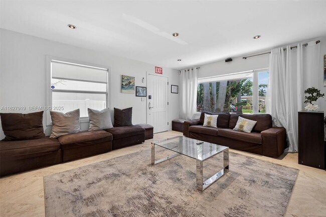 property at 1622 Mayo St