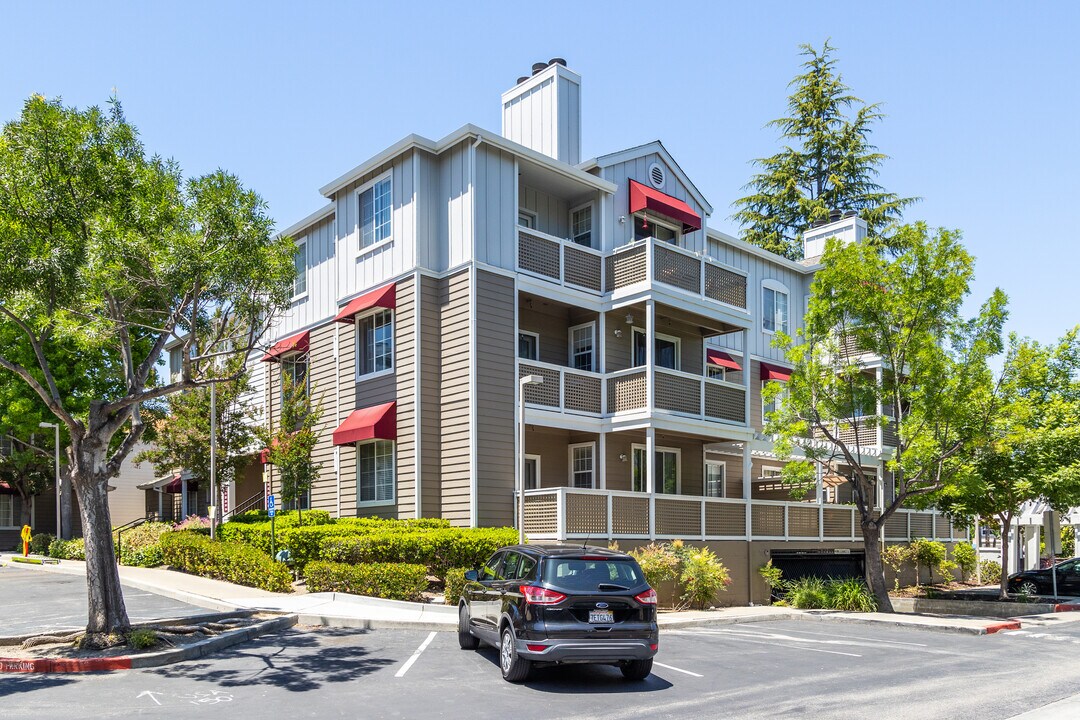 250 Santa Fe Ter in Sunnyvale, CA - Foto de edificio