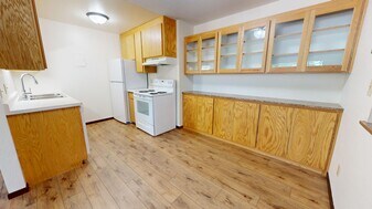 3050 Old Hwy 8 in Roseville, MN - Building Photo