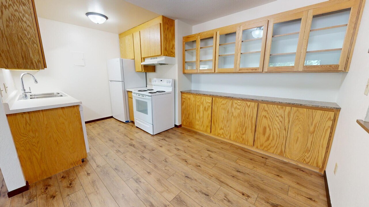 3050 Old Hwy 8 in Roseville, MN - Building Photo