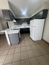 1524 Henry Ave in Las Vegas, NV - Foto de edificio - Building Photo