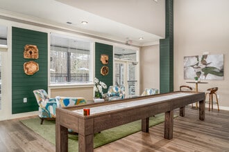 Comet North Raleigh in Wake Forest, NC - Foto de edificio - Interior Photo