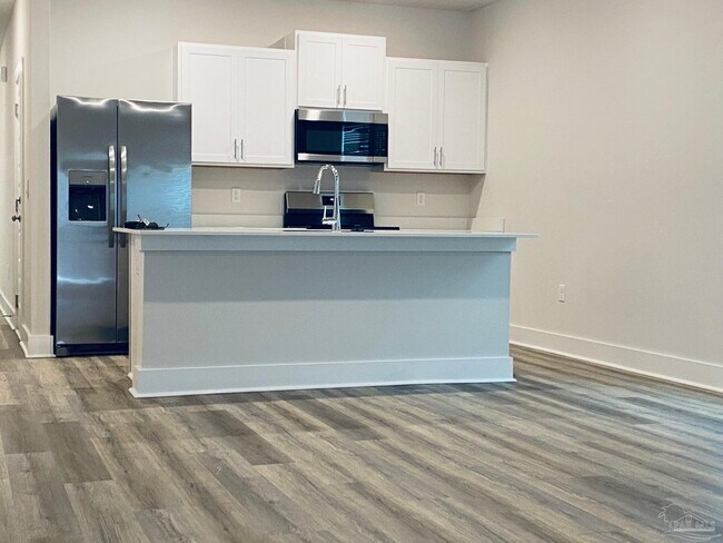 9896 Starling Dr in Pensacola, FL - Building Photo - Building Photo