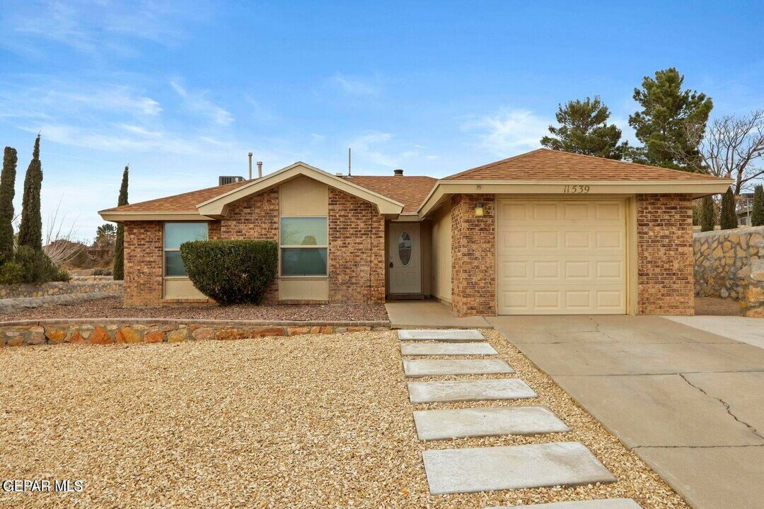 11539 Jim Ferriell Dr in El Paso, TX - Building Photo
