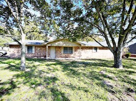 16943 FM2964 in Whitehouse, TX - Building Photo