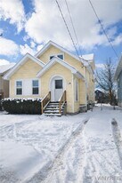 136 Springville Ave in Buffalo, NY - Building Photo