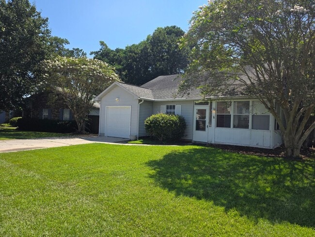 8520 Roanoke Dr in North Charleston, SC - Building Photo - Building Photo
