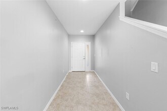 3863 Tilbor Circle in Ft. Myers, FL - Foto de edificio - Building Photo
