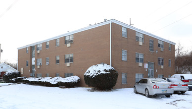 Yale Avenue Apartments in Columbus, OH - Building Photo - Building Photo