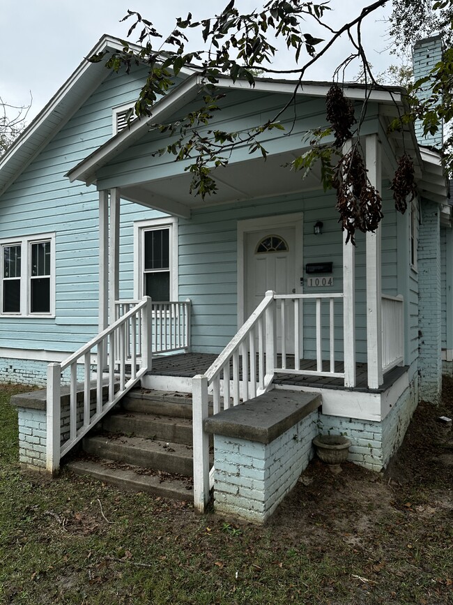 property at 1004 Boulevard St
