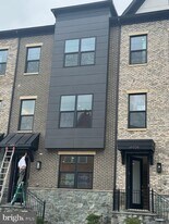 14902 Swat St in Potomac, MD - Building Photo