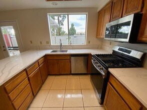 4833 Seascape Dr in Oceanside, CA - Building Photo - Building Photo