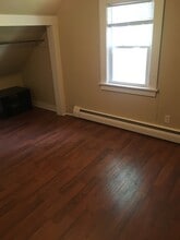 1306 S 65th St in West Allis, WI - Foto de edificio - Building Photo