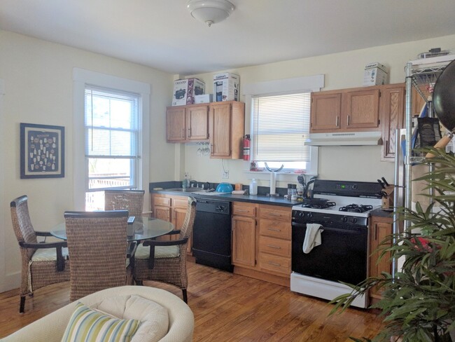 397 Washington St, Unit 2