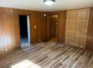 418 Old Buckeye Cove Rd in Swannanoa, NC - Building Photo - Building Photo