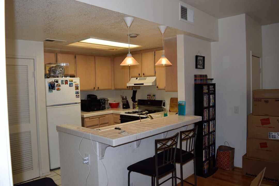 2010 Blackberry Cir in Oxnard, CA - Building Photo