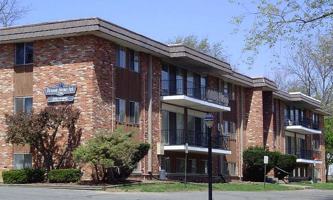 Pleasant Avenue in Kalamazoo, MI - Foto de edificio - Building Photo