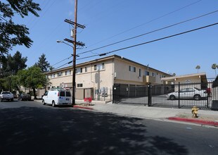 Kittridge Villas in Reseda, CA - Building Photo - Building Photo