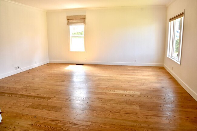 212 Camino Real in Redondo Beach, CA - Building Photo - Building Photo