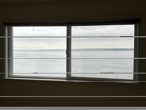 7750 Yeomalt Pl NE in Bainbridge Island, WA - Foto de edificio - Building Photo