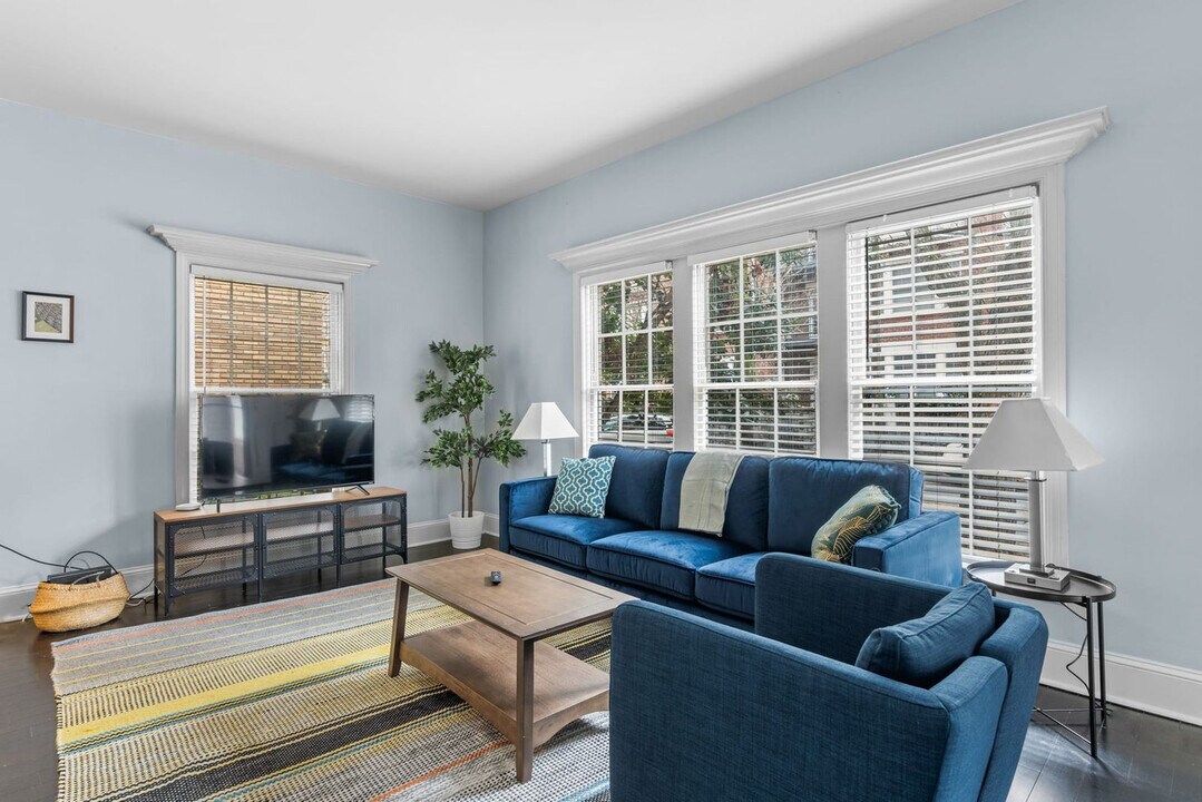 887 Juniper St NE in Atlanta, GA - Building Photo