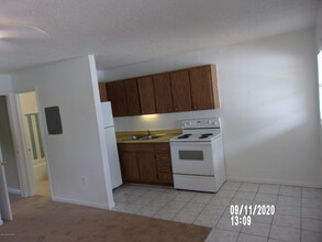 1713 Dixon Blvd in Cocoa, FL - Building Photo - Building Photo