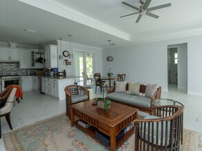 260 Price St in Naples, FL - Building Photo - Building Photo