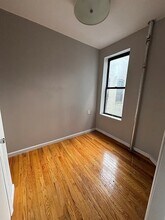 112 E 103rd St, Unit 26 in New York, NY - Foto de edificio - Building Photo