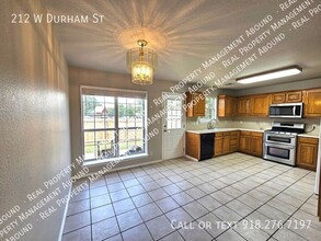 212 W Durham St in Broken Arrow, OK - Building Photo - Building Photo