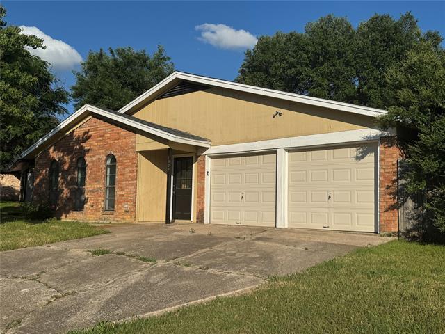 1029 Fox River Ln in Fort Worth, TX - Building Photo - Building Photo