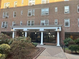 105-38 63rd Dr in Queens, NY - Building Photo