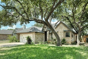 2208 Raintree Path in Round Rock, TX - Building Photo