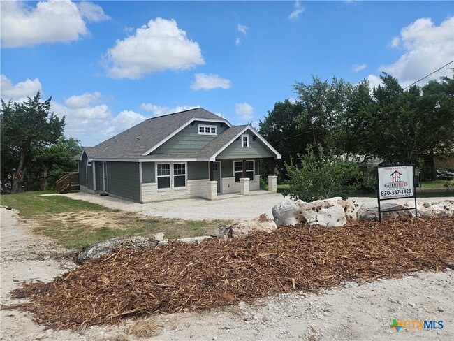 905 Roadrunner Spur in Canyon Lake, TX - Building Photo - Building Photo