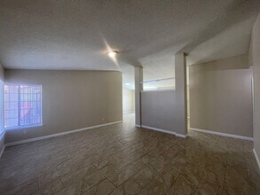 15427 Chaparral St in Victorville, CA - Building Photo - Building Photo