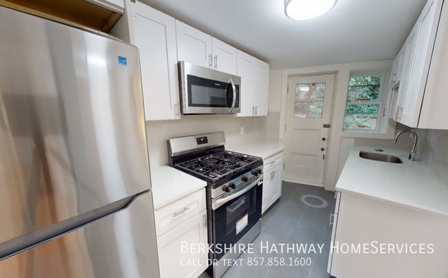 27 Gibson St in Cambridge, MA - Foto de edificio - Building Photo