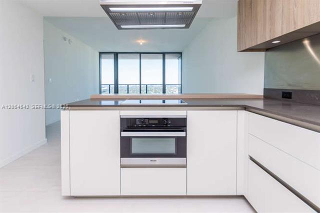 property at 1000 Brickell Plaza