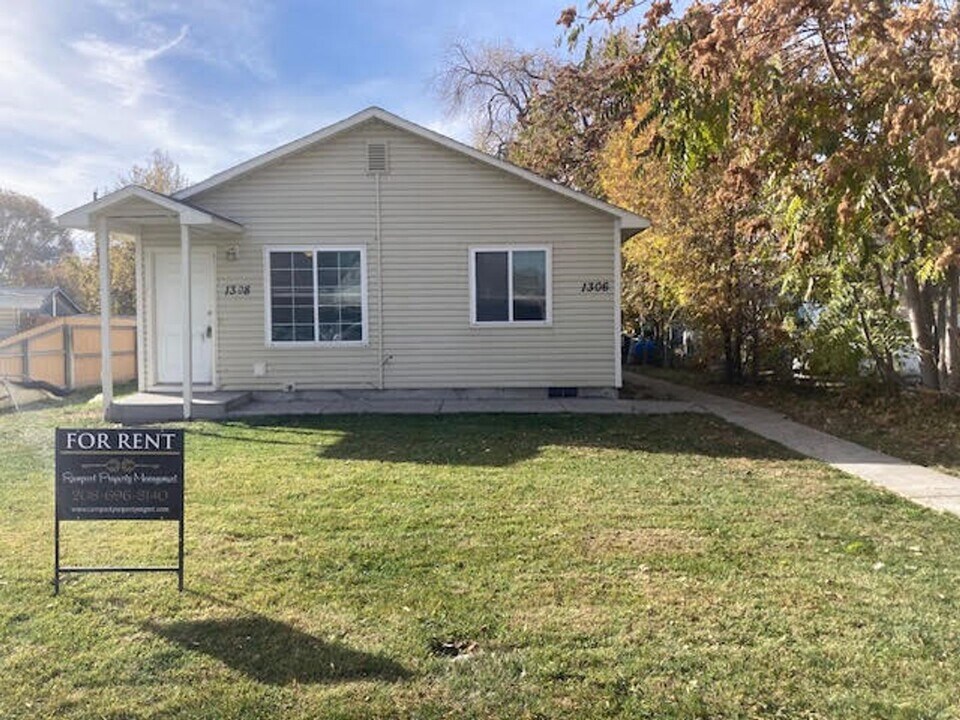 1308 Albany St in Caldwell, ID - Building Photo