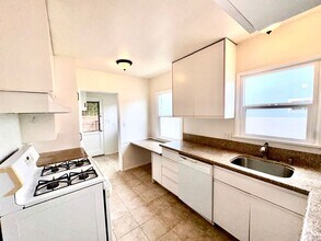 1507-1507 1/2 E Sycamore Ave in El Segundo, CA - Building Photo - Building Photo